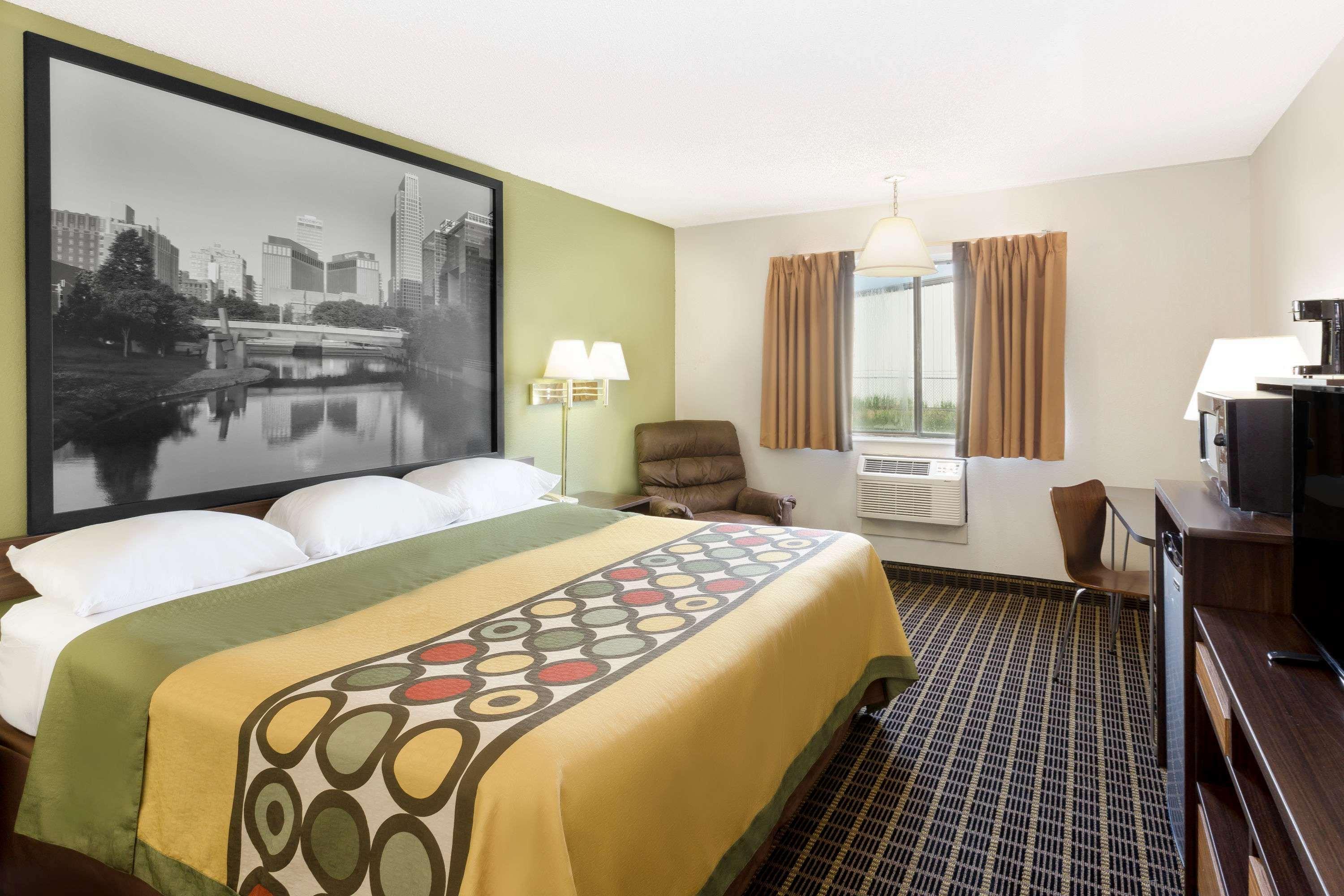 Super 8 By Wyndham Norfolk Motel Dış mekan fotoğraf