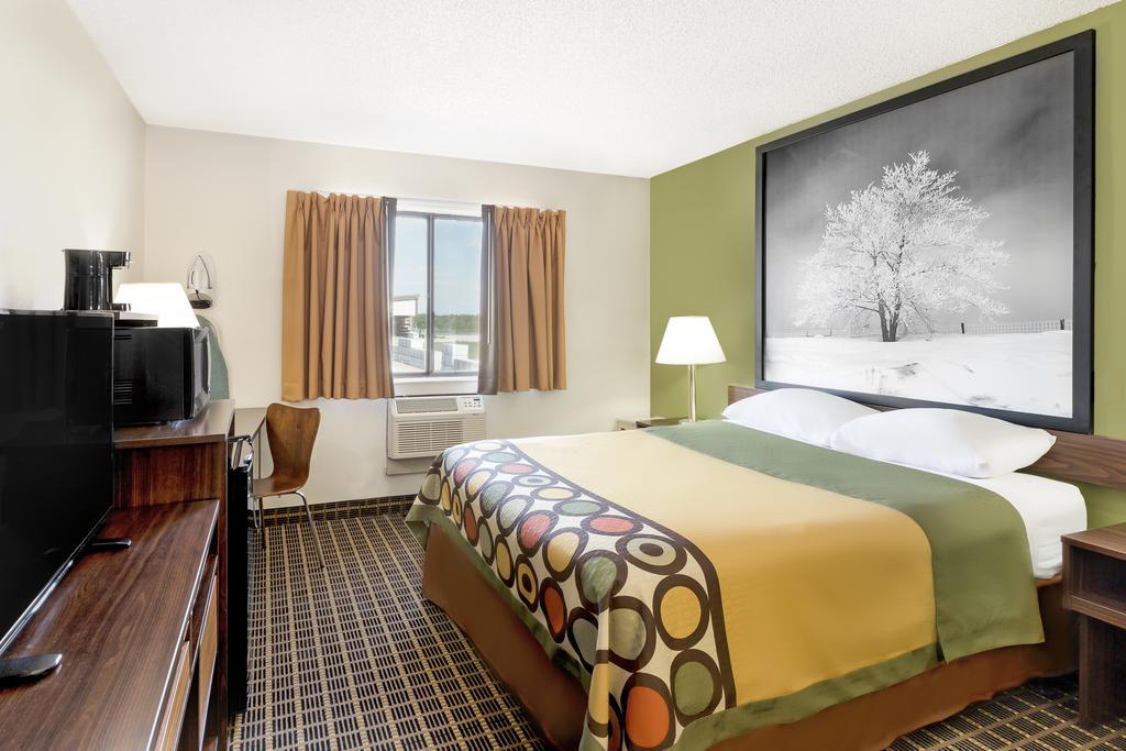 Super 8 By Wyndham Norfolk Motel Dış mekan fotoğraf